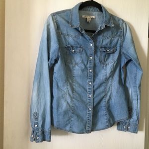 American Rag Cie women's denim long sleeve shirt. Size S.